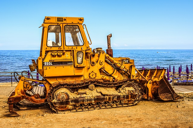 buldozer těžký stroj